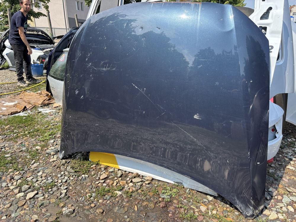 Капак VW Passat B6