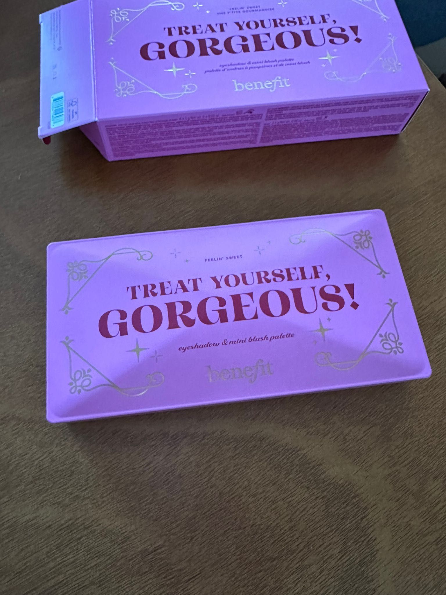 Benefit Treat yourself, Gorgeous! Палитра за лице и очи.