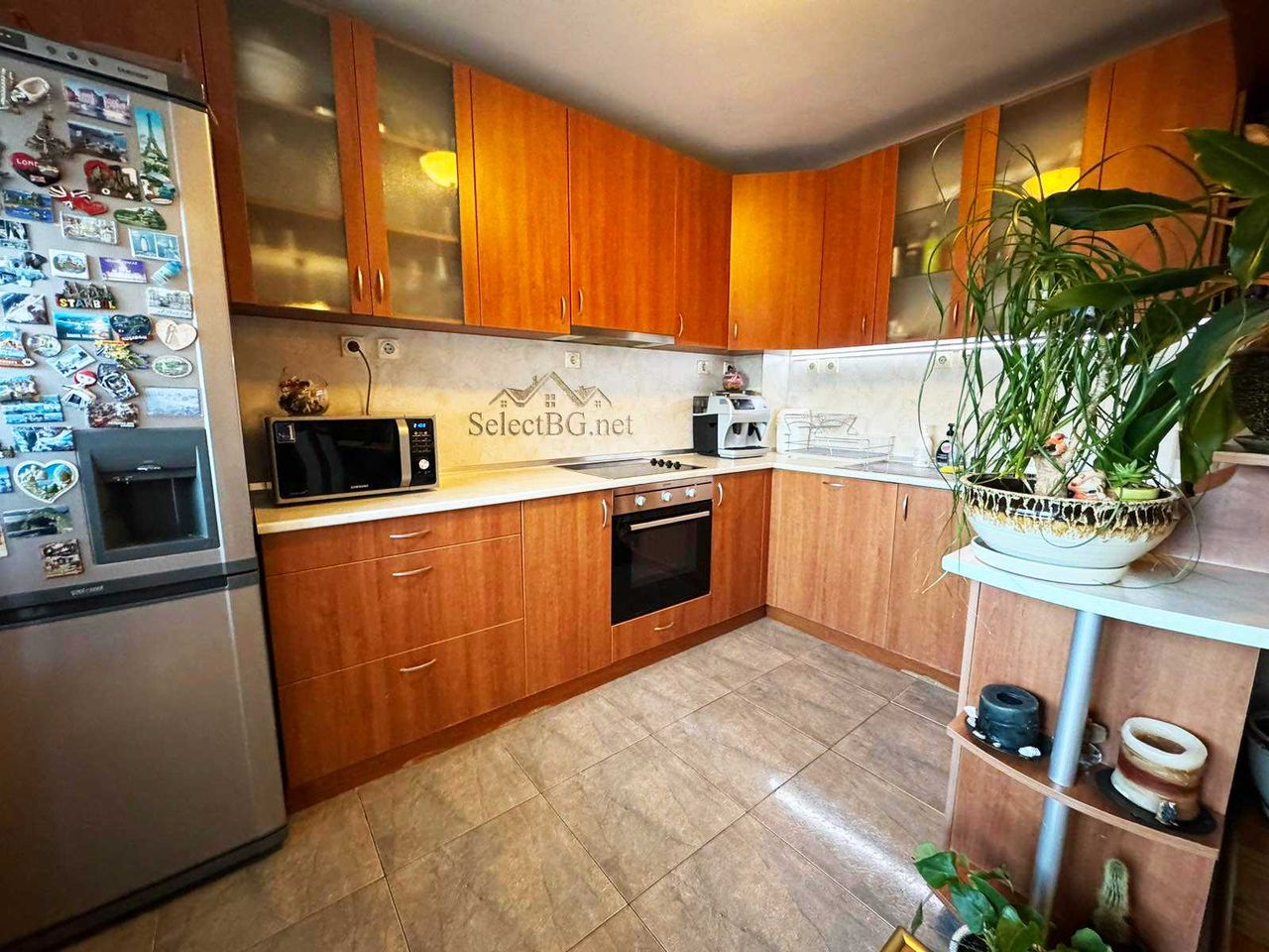 Продава се Тристаен апартамент в Велико Търново, Център - 87 кв.м за 1725 €/кв.м - Снимка #2