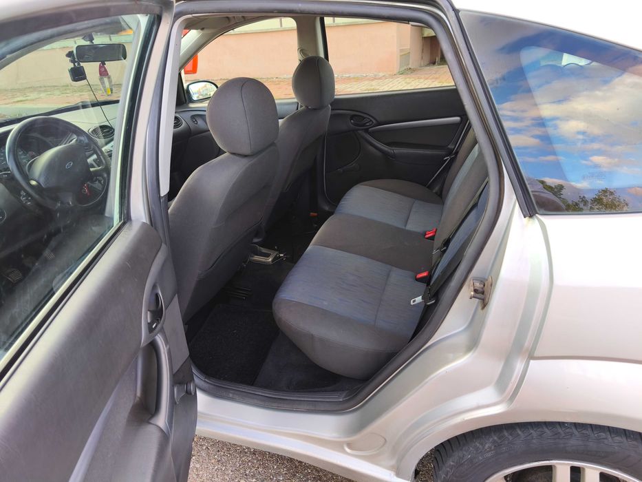 ford focus 1 1.8 tddi 90 cp hatchback - defect