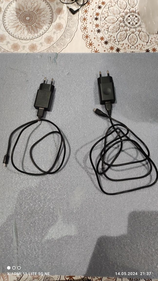 Два броя адаптери с кабел