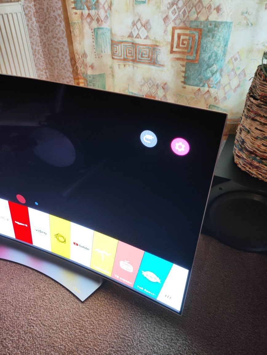 OLED телевизор LG 55EG910V
