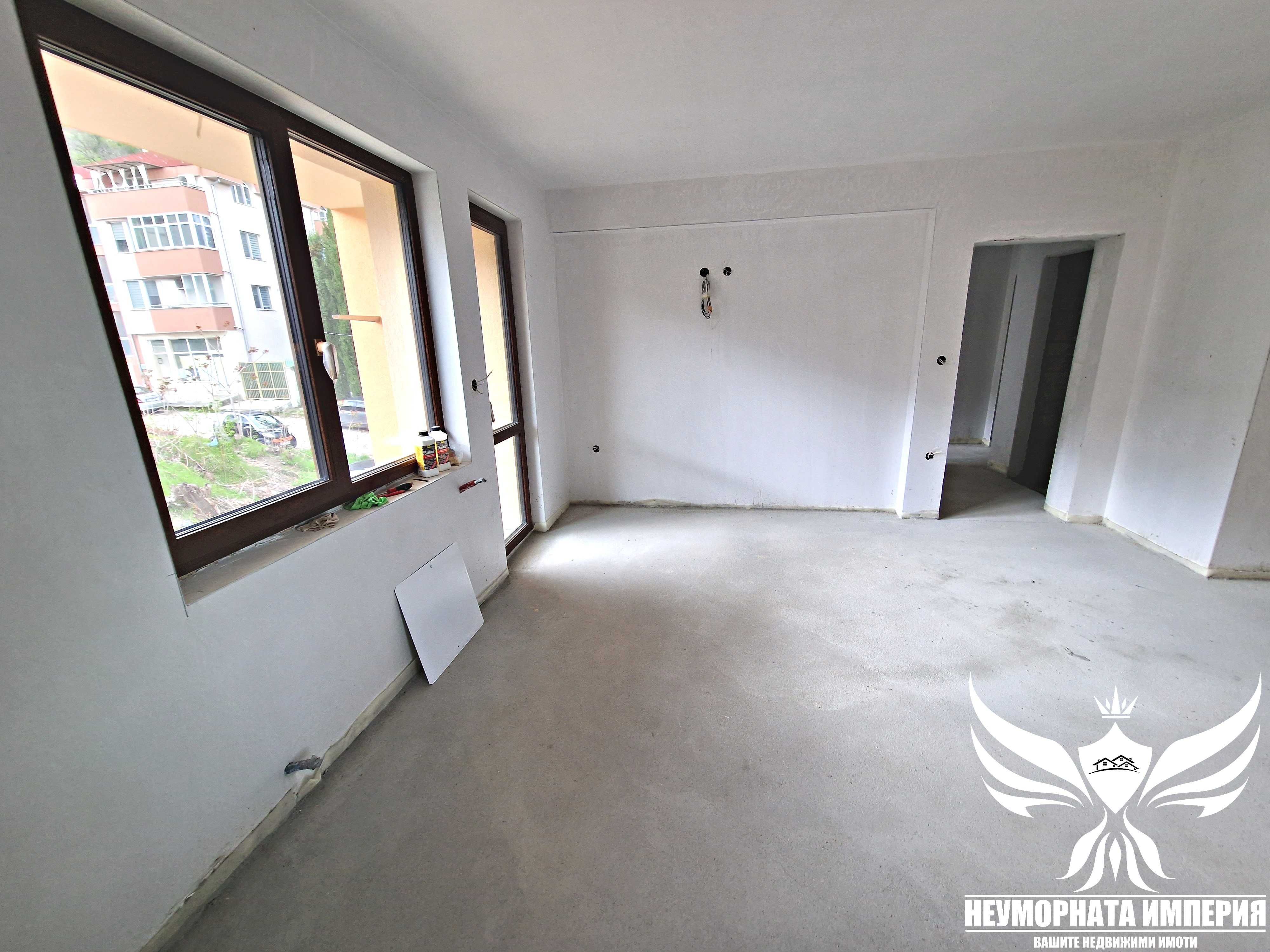 Продавам нов тристаен 92кв. ет. 2 в гр.Асеновград, кв.Стадиона