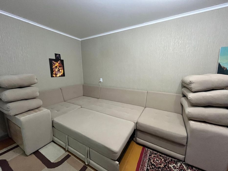 Срочно продам диван в отличном состоянии