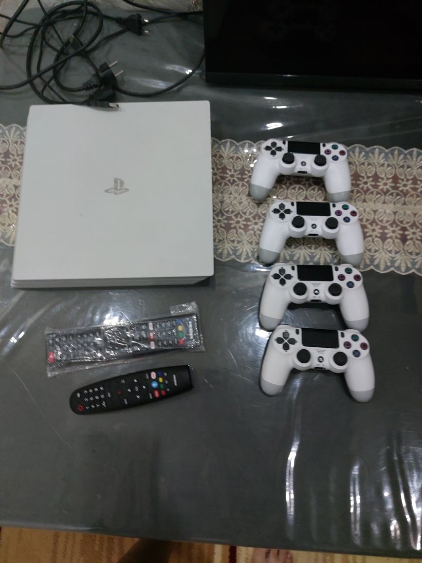 Продам Sony Playstation 4 pro