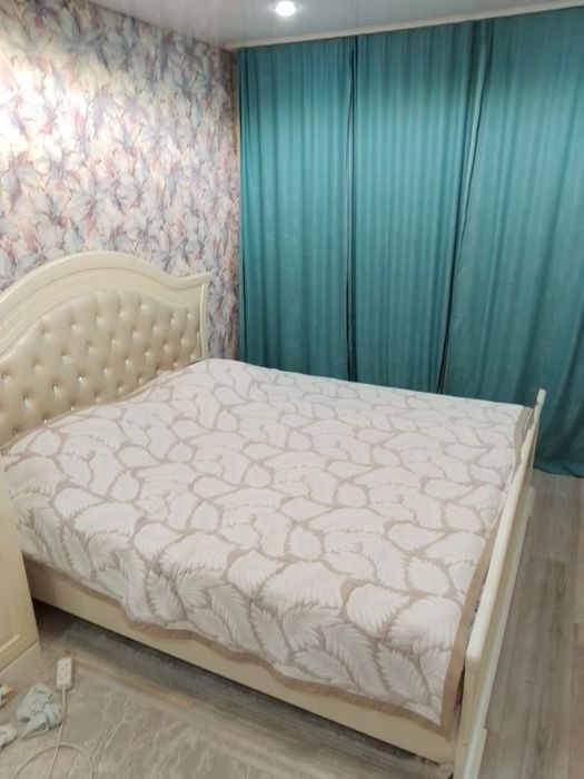 Продам спальный гарнитур