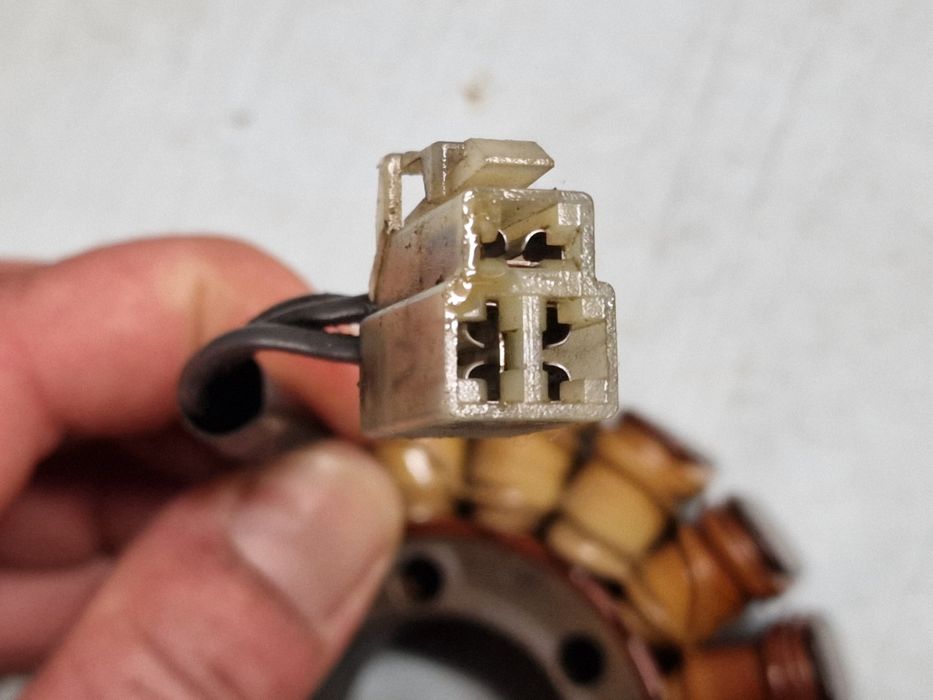 Оригинален статор за зареждане за Suzuki GSR600 2006 – добро състояние