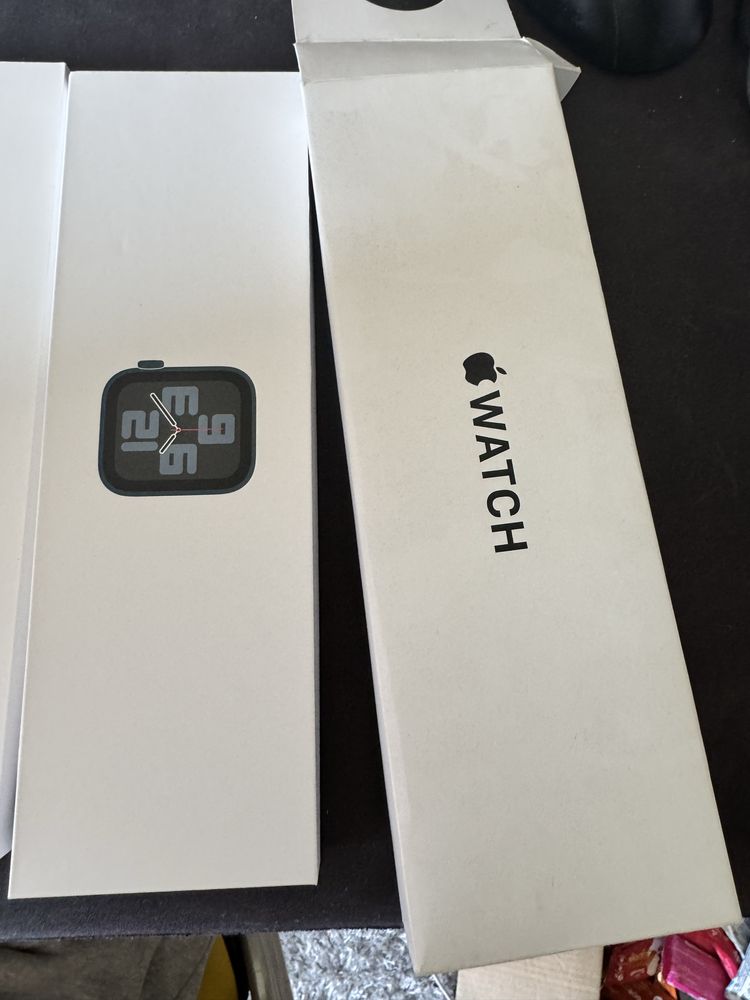 Apple Watch SE (2nd gen) midnight aluminium