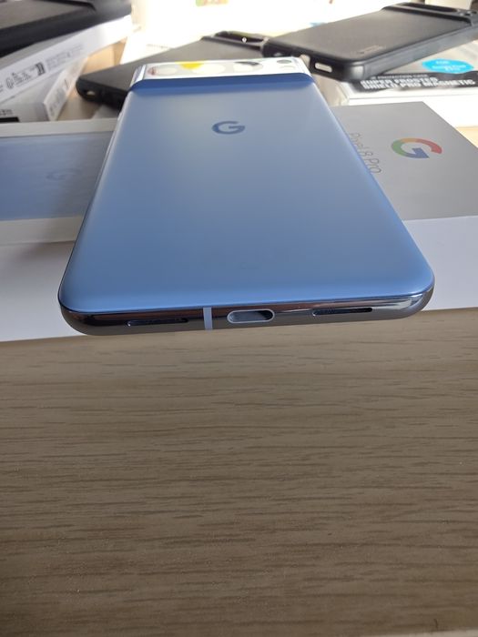 Google Pixel 8 pro 128GB Bay + 4 хубави калъфчета