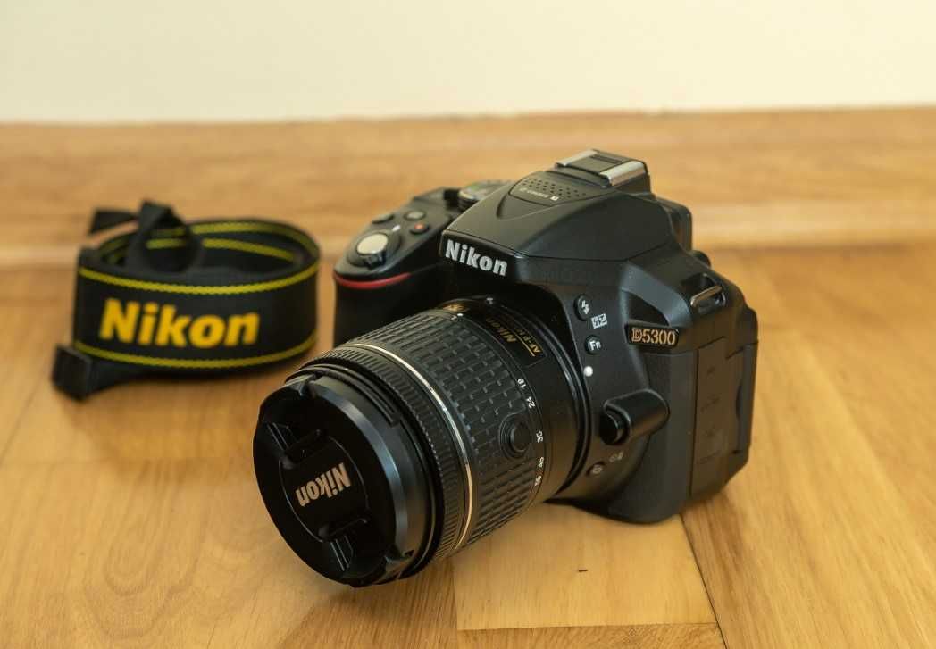 Nikon D5300 kit + obiectiv 18-55mm - Aparat foto DSLR - 9000 de cadre