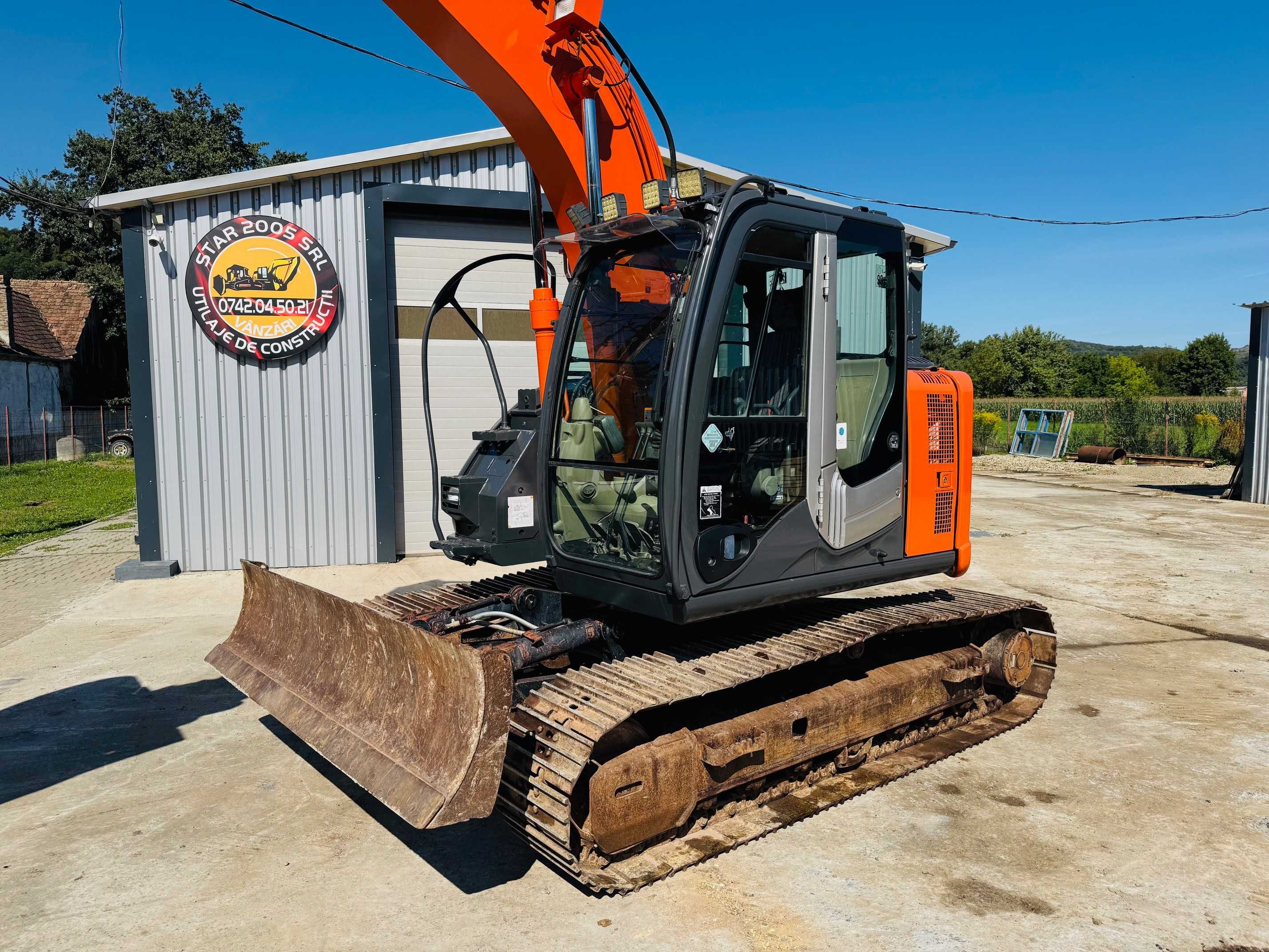 Excavator senile cu lama Hitachi ZX 135, an 2010, 15 tone, 3 cupe, TOP