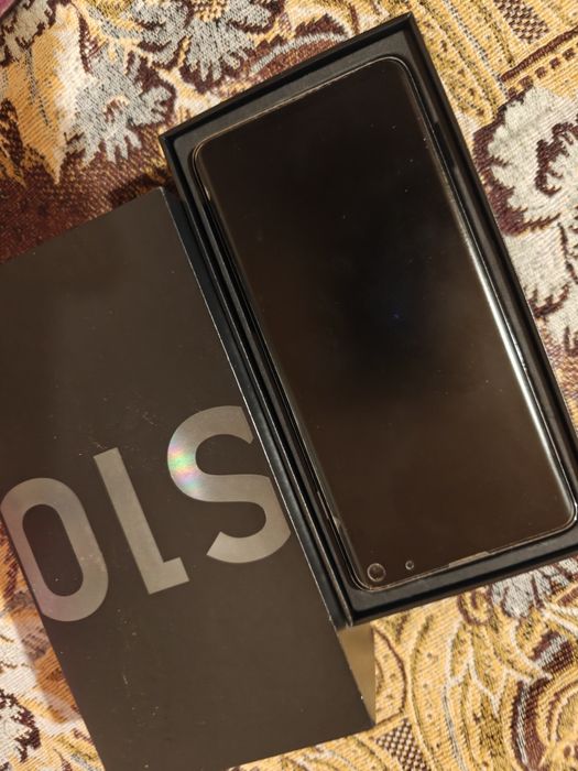 Samsung S10 8/128 gb