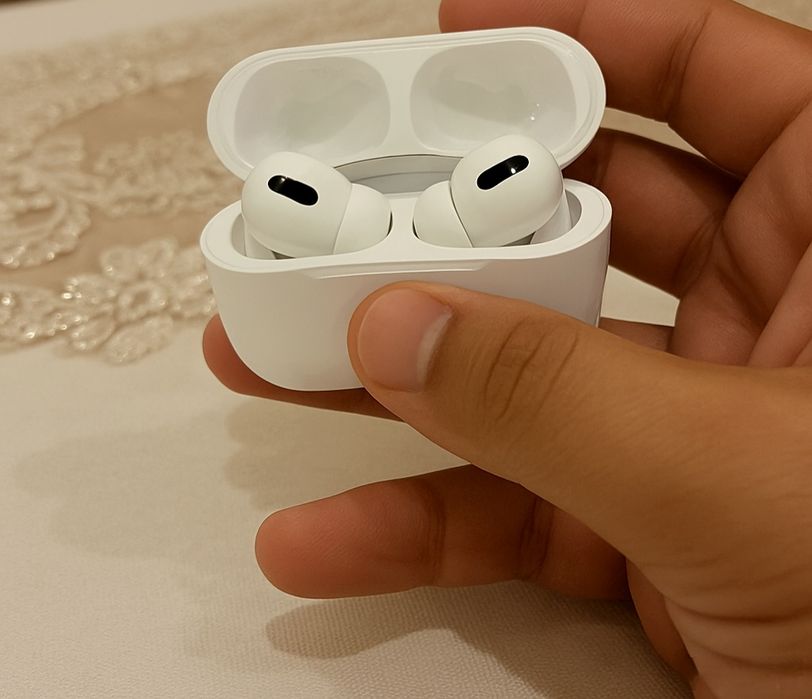 AirPods Pro  – sunet premium, Noise Cancelling activ