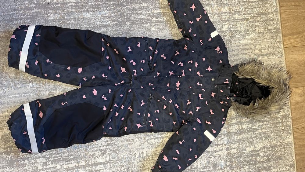 Продам комбинезон на осень