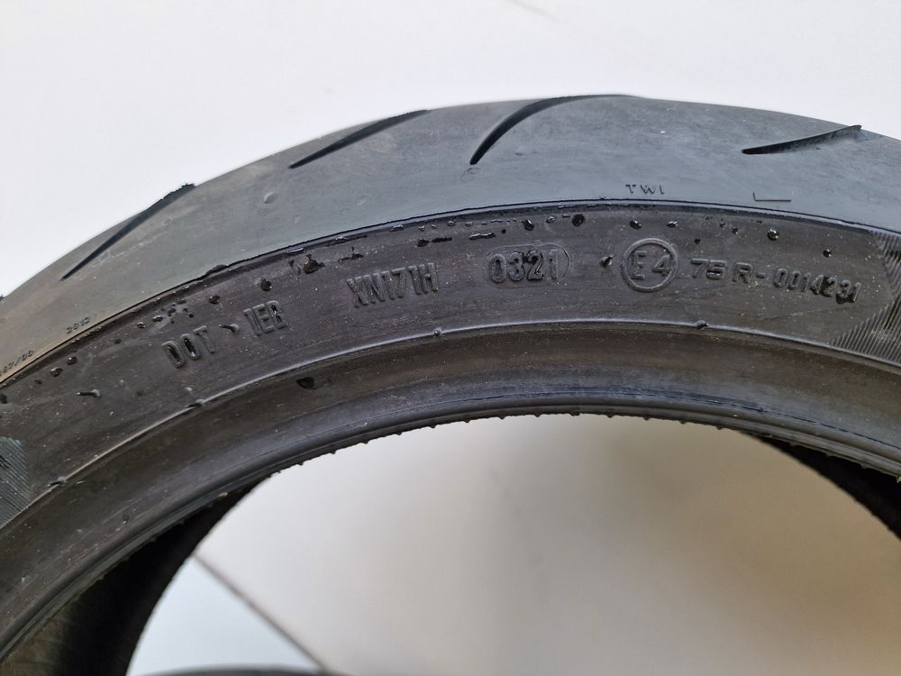 180/55/17 Metzeler m9rr dot 2021
