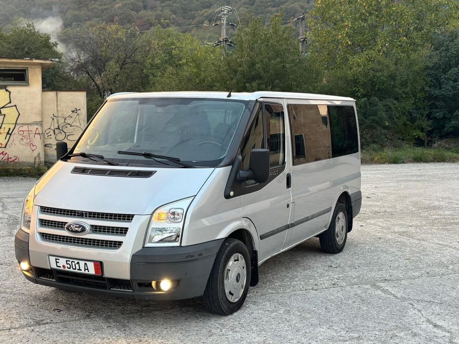 Vând Ford Transit 8+1 2013 Euro 5