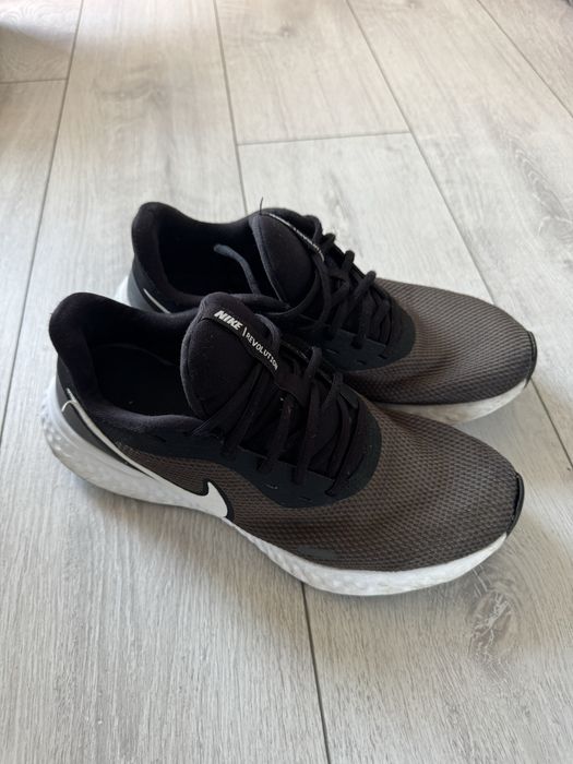 Nike Revolution 5 44