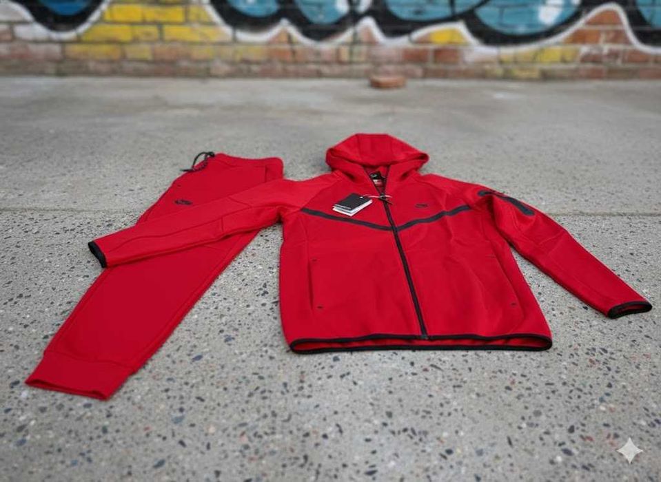 Trening Nike TECH Fleece Rosu - Produs Premium - Bumbac