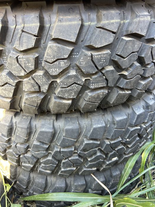 255 75 17 Goodrich  at Noi