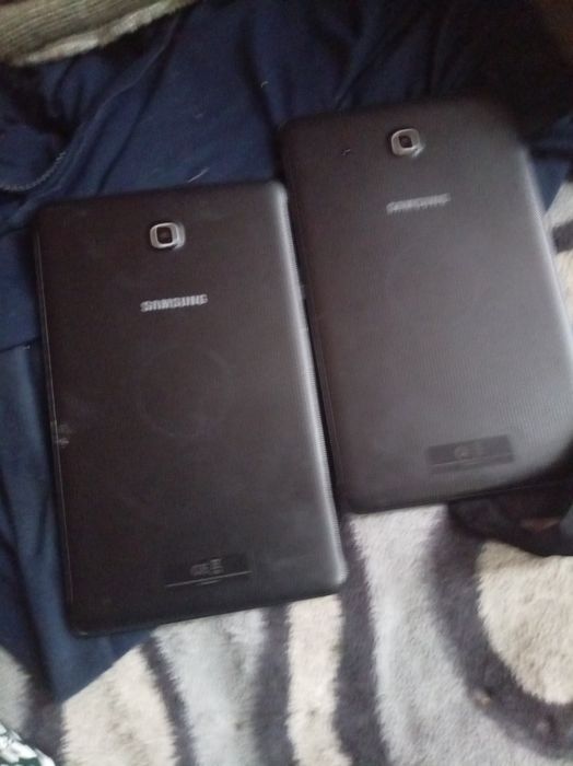 Vând tablete Samsung Galaxy Tab 9.6