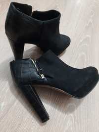 Botine negre cu toc inalt