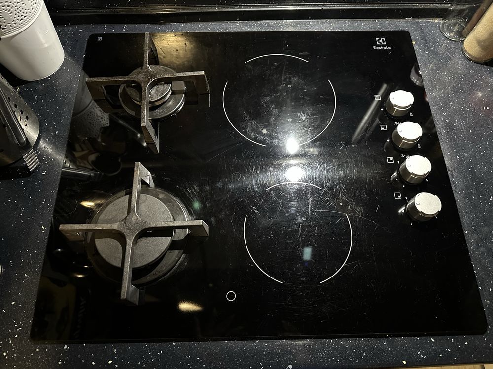 Комбиниран плот за вграждане Electrolux