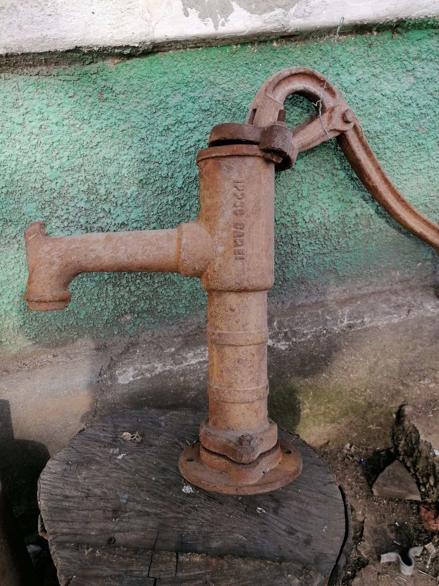 Pompa de apa manuala Carei