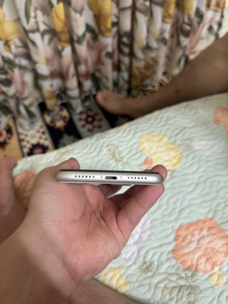 Продам iphone 11