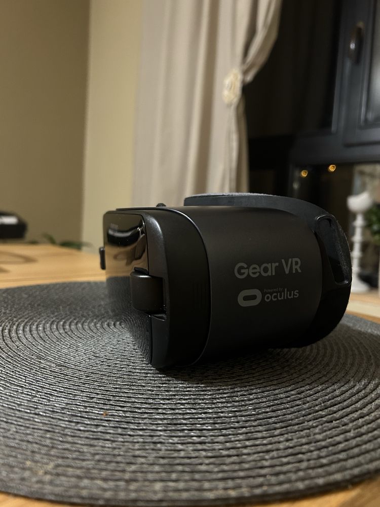 Gear VR (Powered by Oculus Quest)