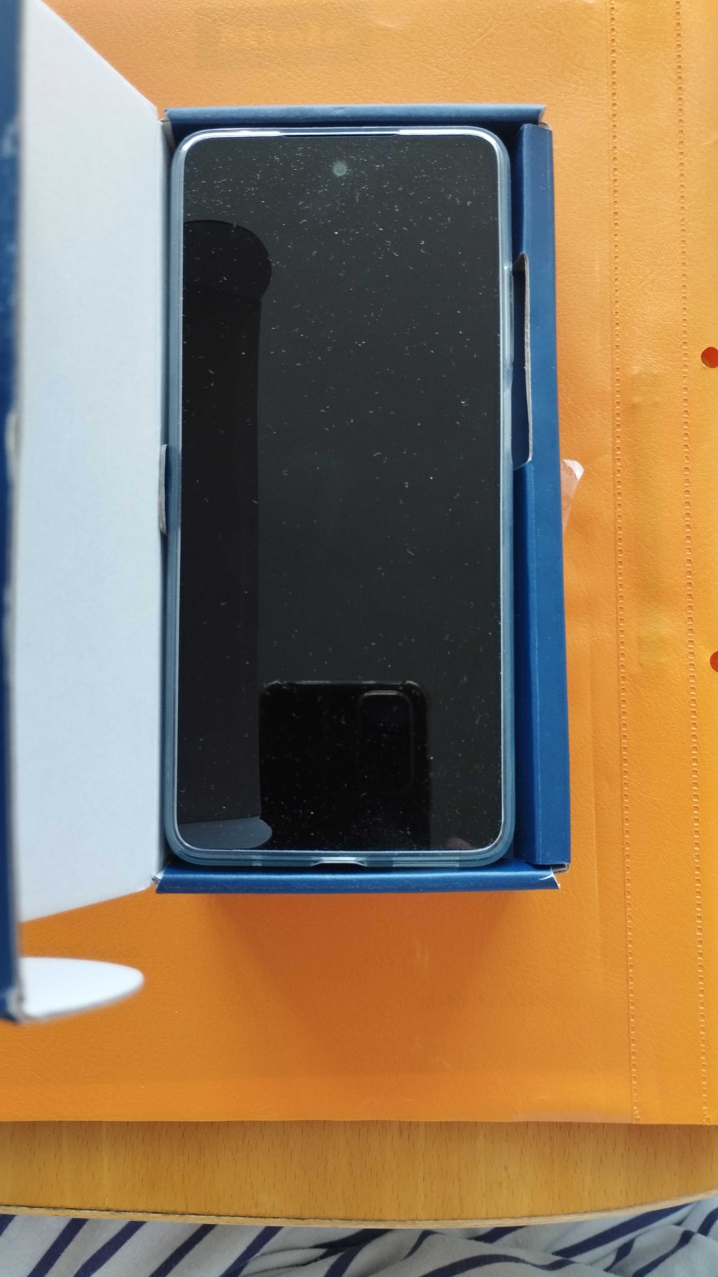 Продавам Motorola Moto g04