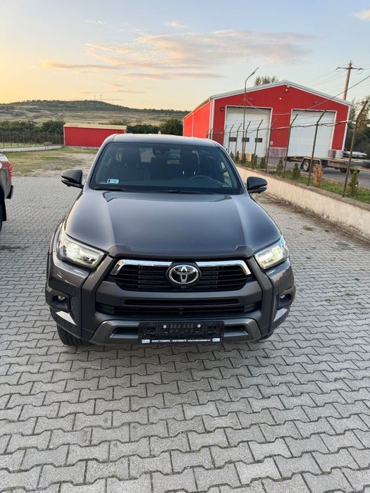Toyota Hilux Toyota Hilux 2.8 D-4.D 4x4 Invincible MHEV Automată