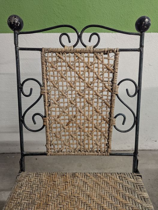 Градинска маса с два стола