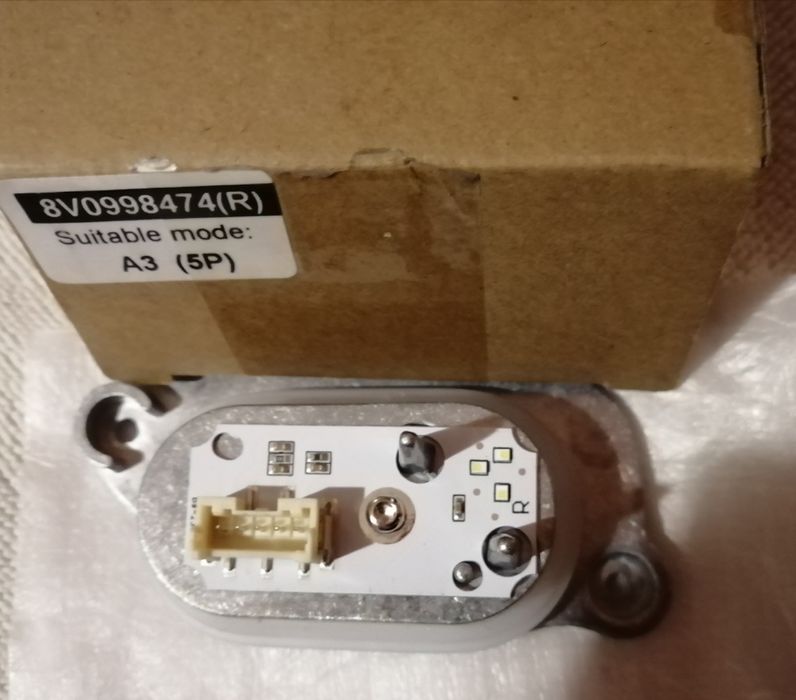 Модул десен дневни светлини 8V0998474 DRL A3 8V
100 лв
51,13 €