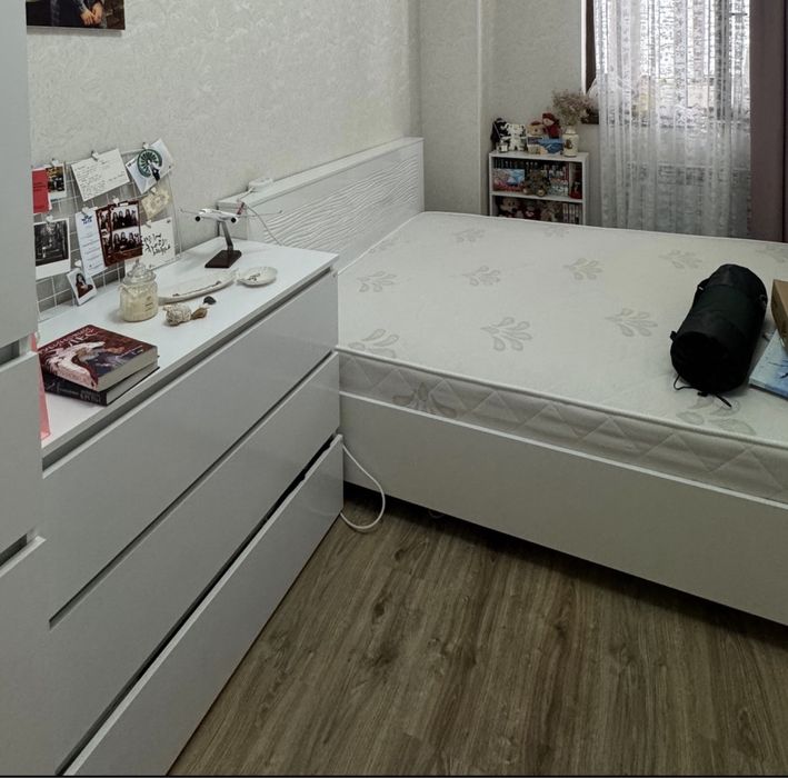 Кровать с матрасом