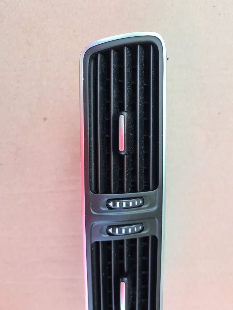 Grila centrala plansa VW Passat CC B7 B6