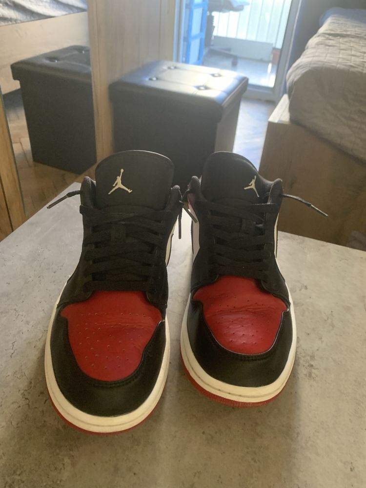Air jordan low red