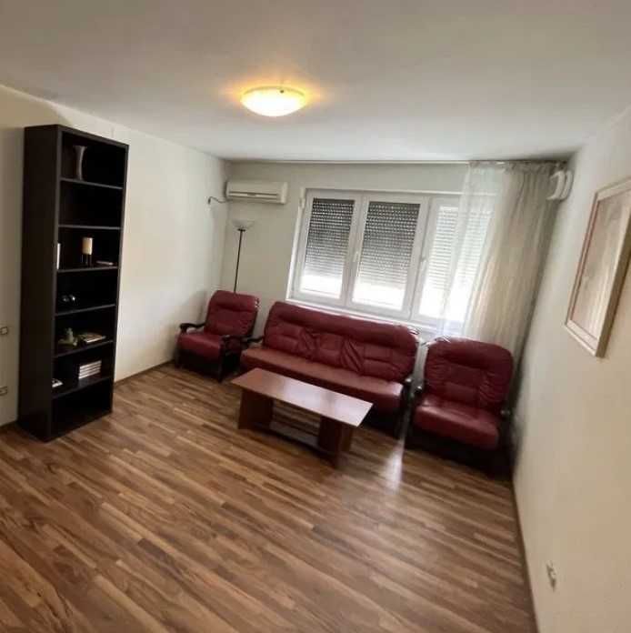 Дава се под наем Тристаен апартамент в Пловдив, Гагарин - 90 кв.м за 321.3 € - Снимка #1