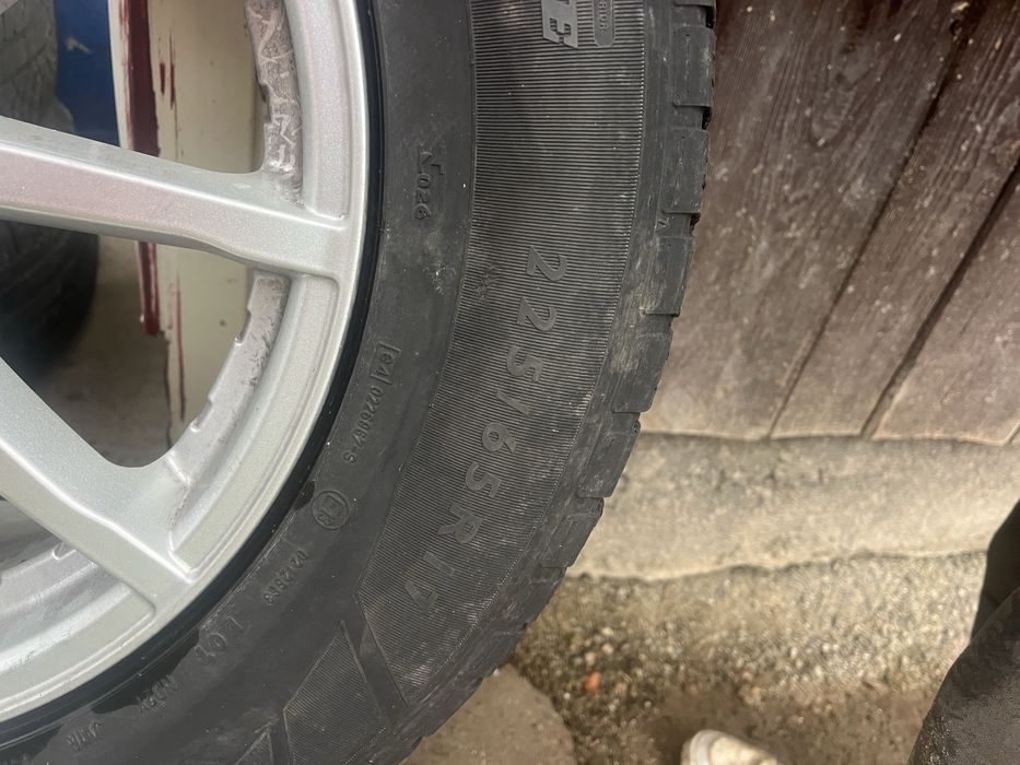 Jante pe 17 cu tit cu cauciuc 400 de euro negociabil