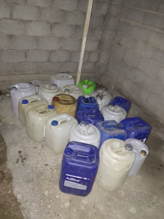 Продам канистры 20литр