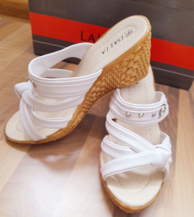 Дамски чехли 36 номер  и Дански проленти обувки 36н.