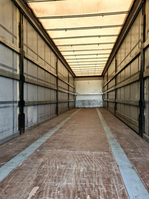 Vând semiremorca schwarzmuler