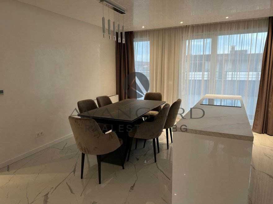 Продава се Четиристаен апартамент в Пловдив, Остромила - 276 кв.м за 1196 €/кв.м - Снимка #3