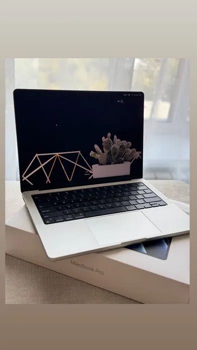 MacBook Pro 14 M2 Pro 512