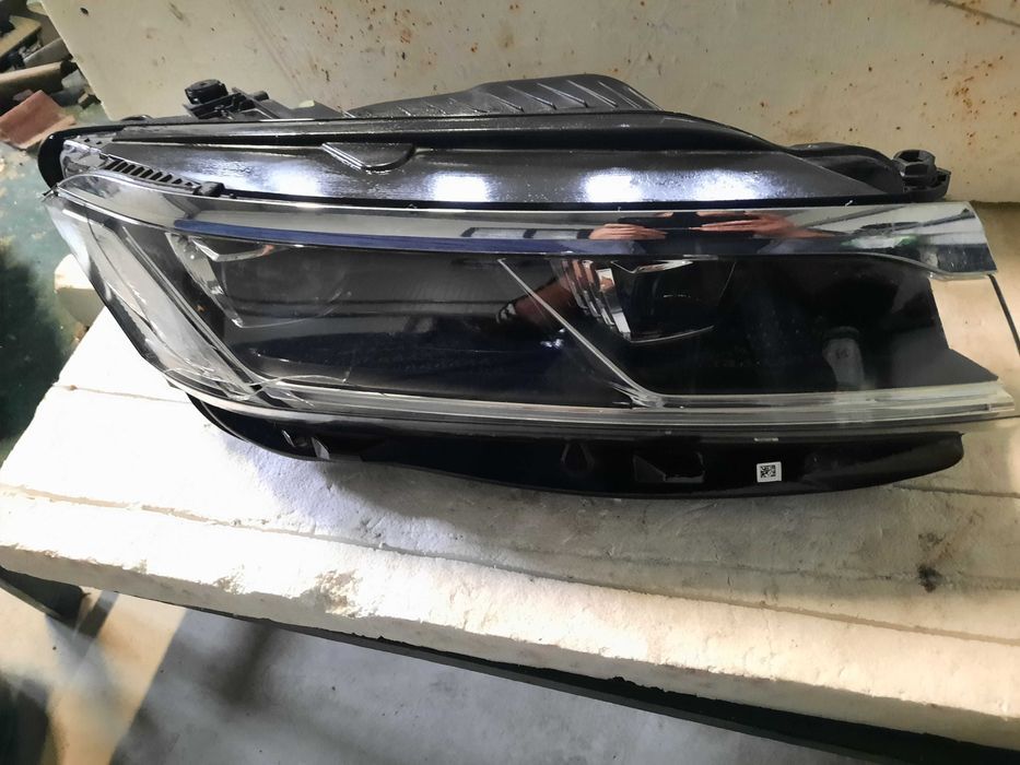 far dreapta volkswagen touareg 2020 avariat