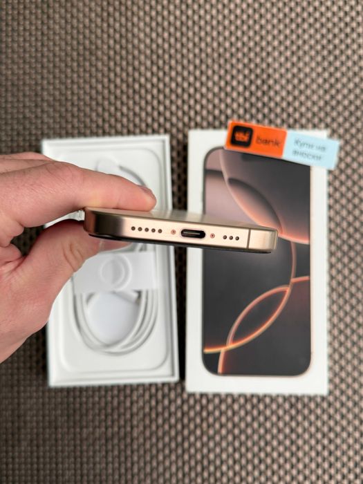 100% Батерия 256GB iPhone 16 Pro Лизинг от 75лв/м Desert Titanium ГАР.