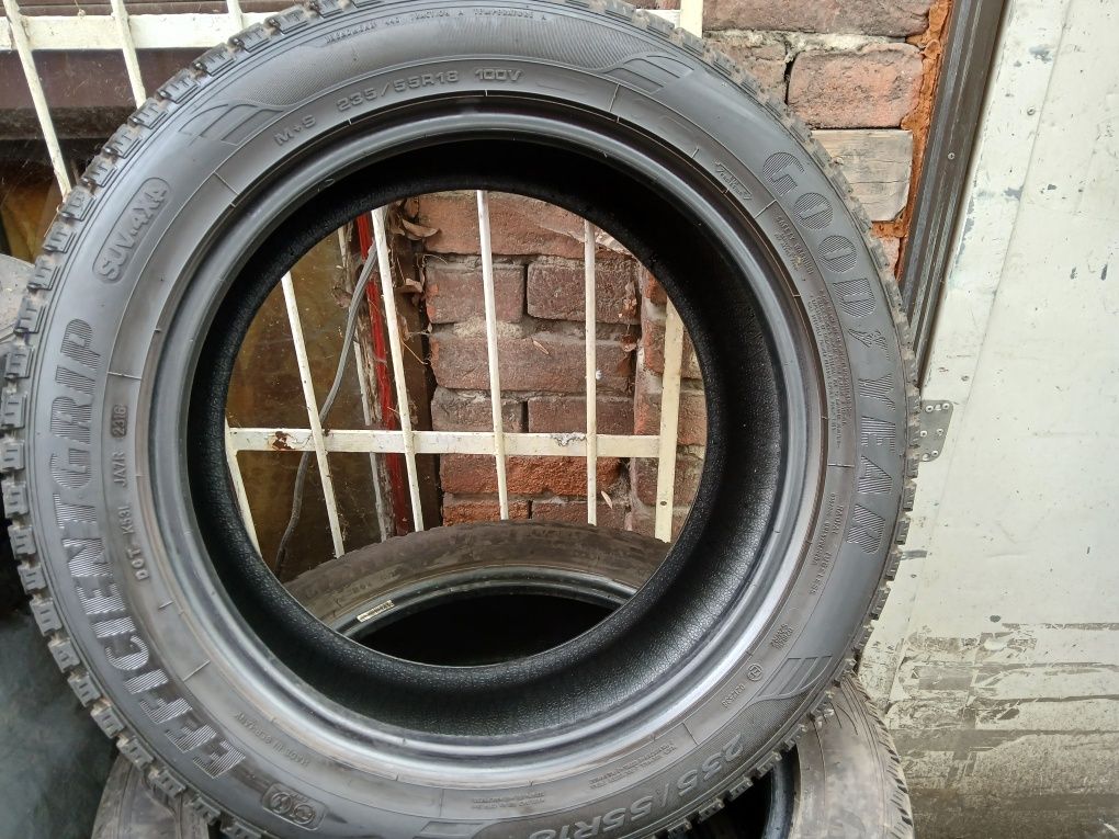 4бр. Гуми "Goodyear  235 55 18 SUV
