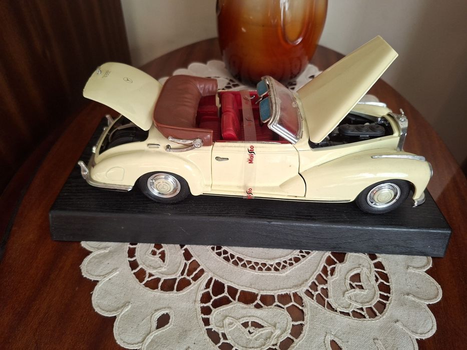 Maisto 1955 Mercedes-Benz 300S (лят автомобил - мащаб 1:18)