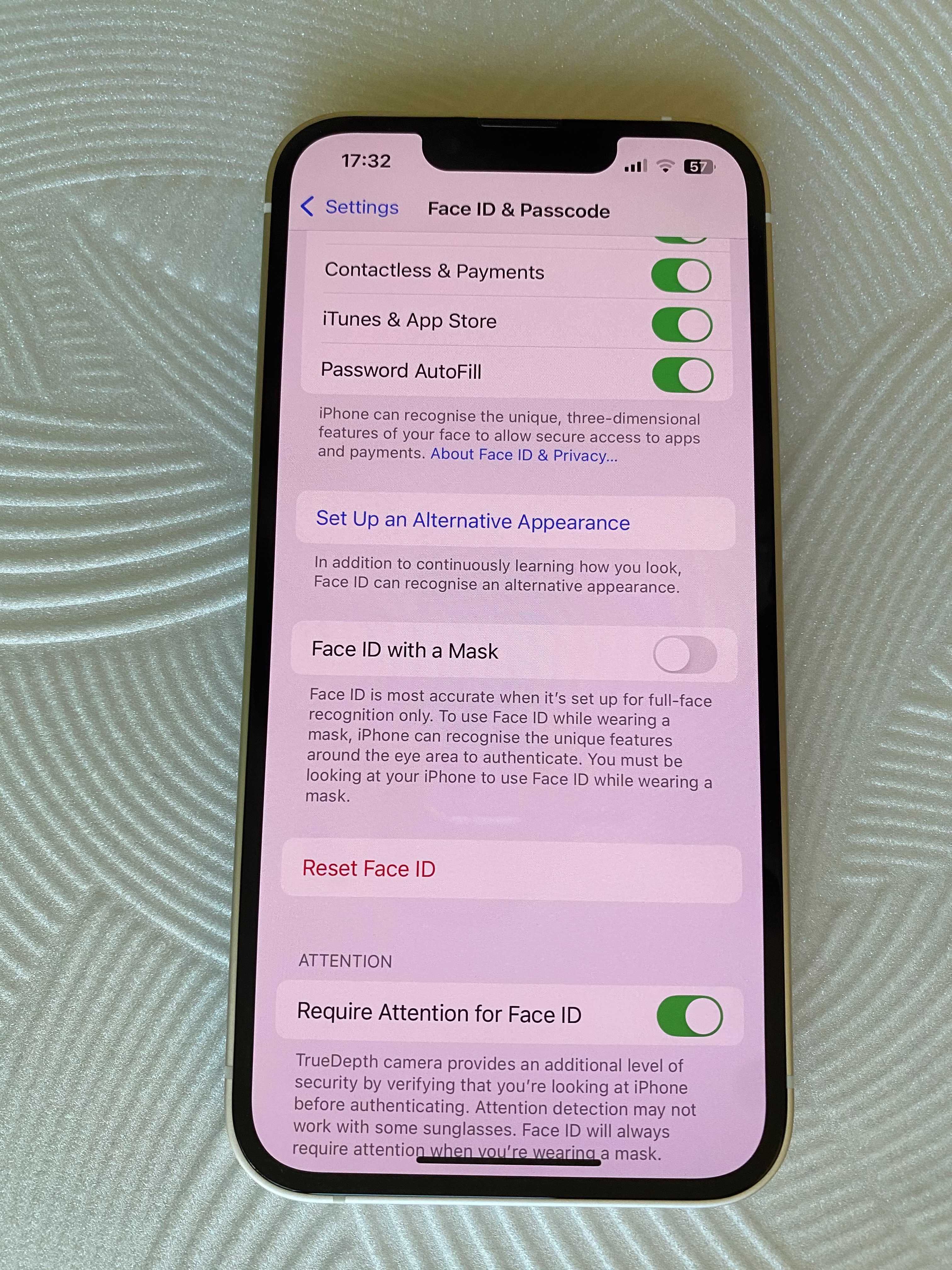 Apple iPhone 13 - 128GB - Starlight