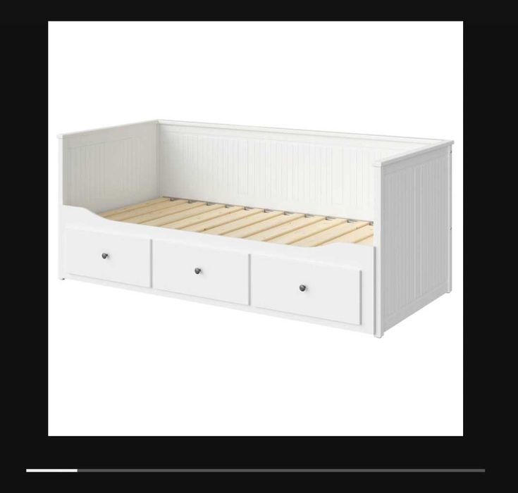 Vand mai multe piese de mobilier