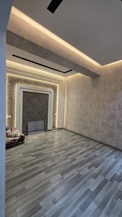 2xonali xonadon sotiladi, yangi xech km yashamagan. To'liq tamirlangan